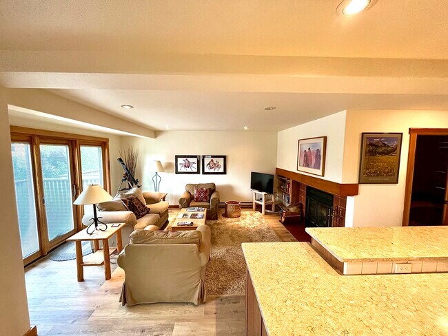 Foto del edificio - 4049 Bluff Condo Dr