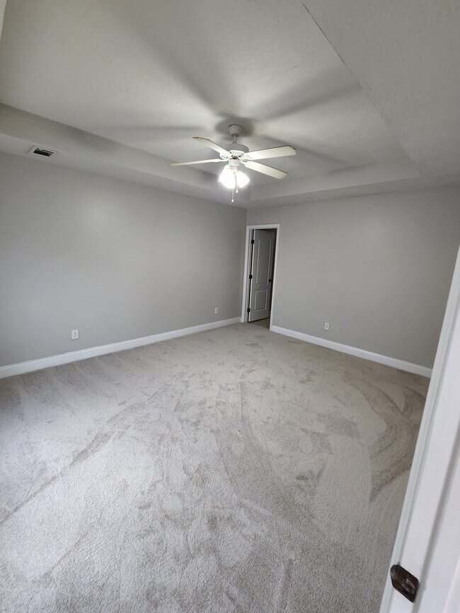 Building Photo - 803 Landing Dr