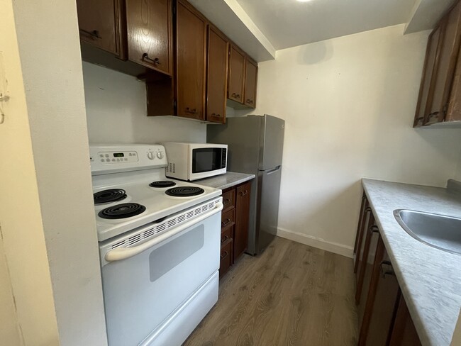 Building Photo - Beautiful 1 bedroom, 1 bathroom unit in qu...