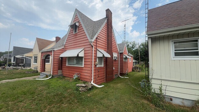 Foto del edificio - Charming 2-Bedroom Home in Toledo – Cozy & Convenient!