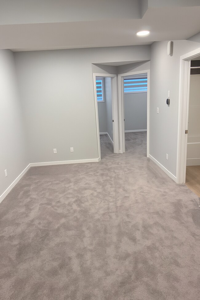 Photo du bâtiment - 8662 Edgemont Link NW