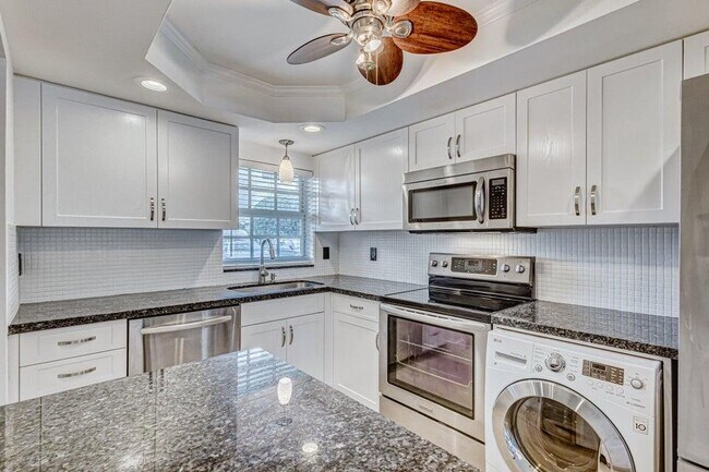 Foto del edificio - 1070 Sugar Sands Blvd