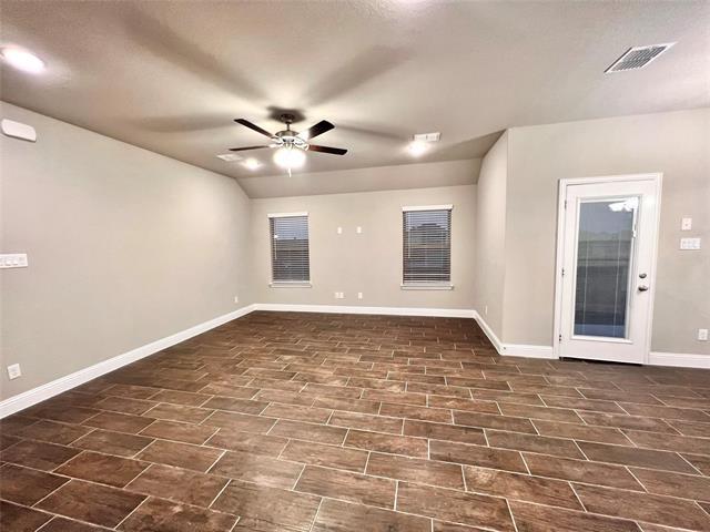 Foto del edificio - 537 Hillcrest Cir