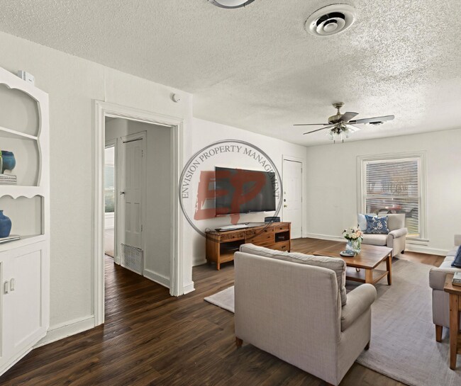 Foto del edificio - 2712 Lyle Ave