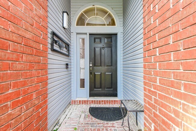 Foto del edificio - 4 bedrooms home in the heart of Copperfield