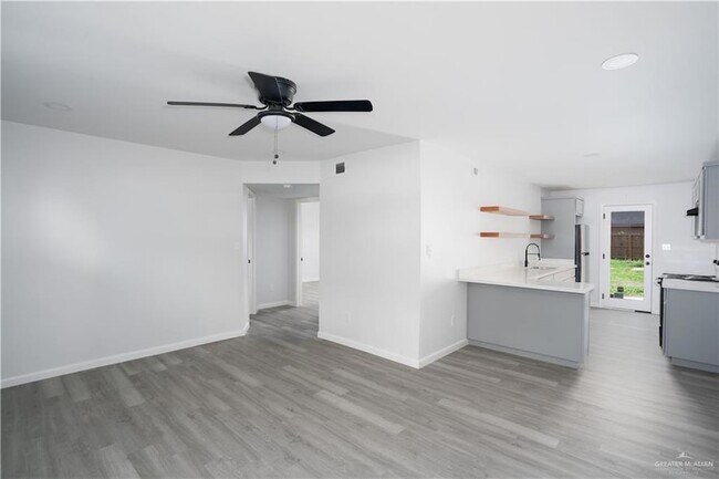 Foto del edificio - 1107 Shasta Ave W
