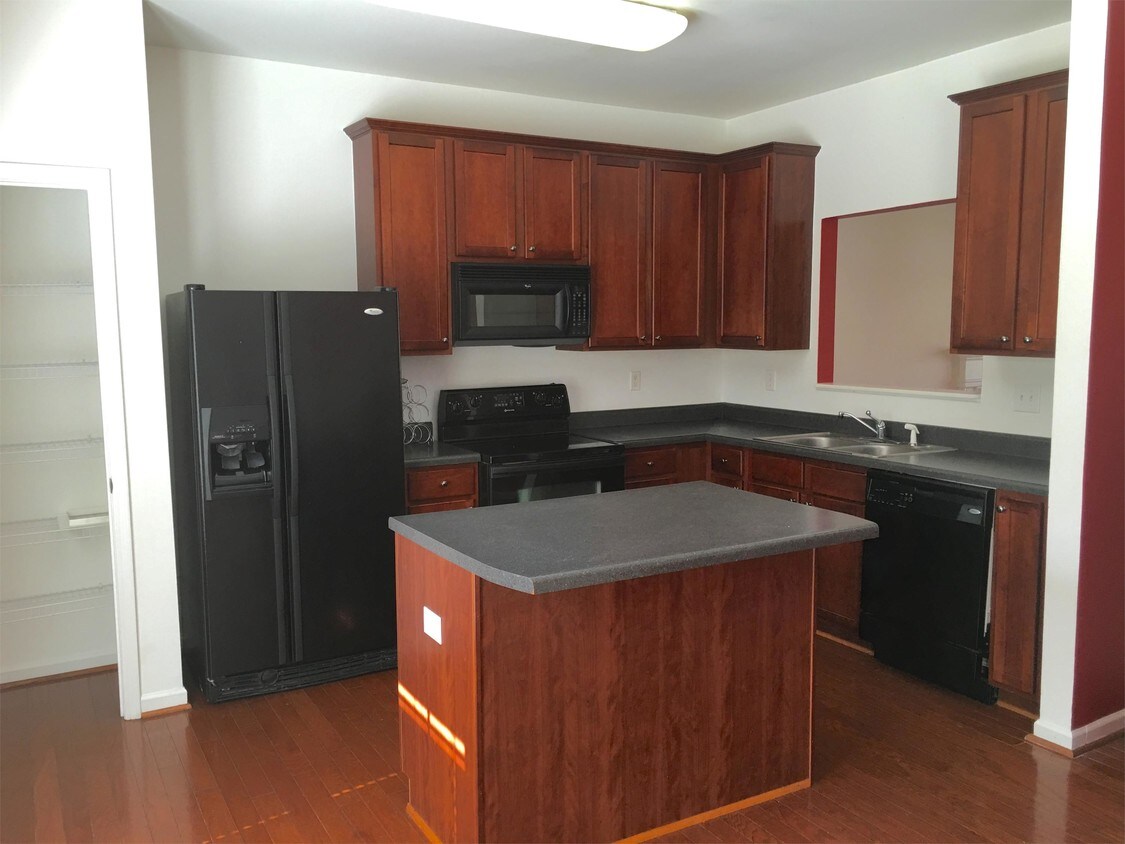 Building Photo - 2158 Lauren Woods Dr