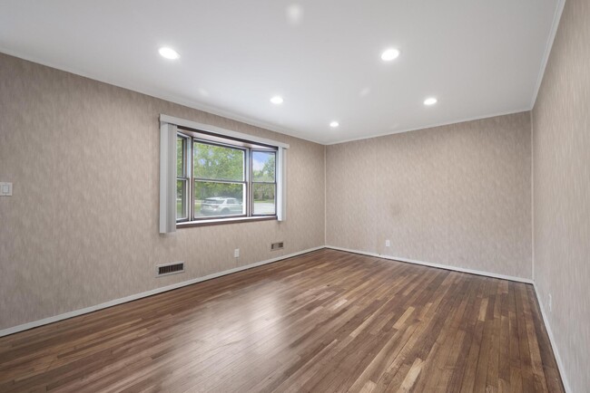 Foto del edificio - 22 Heath Ln