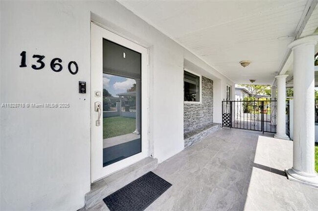 Foto del edificio - 1360 W 4th Ln