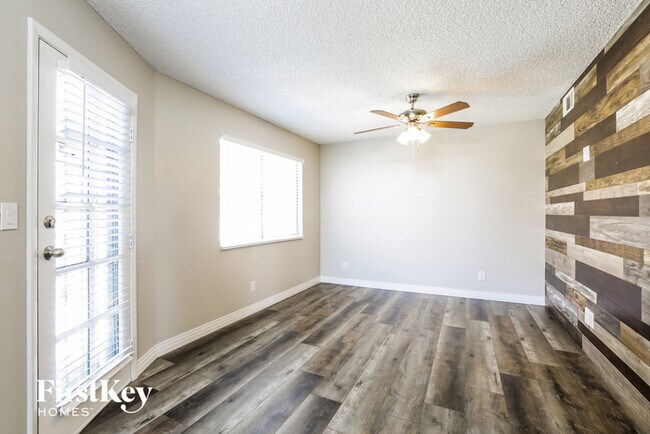 Building Photo - 2699 Moortown St