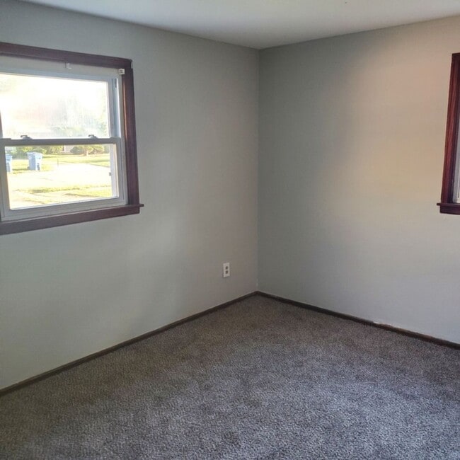 Building Photo - 4BDRM HOUSE FOR RENT