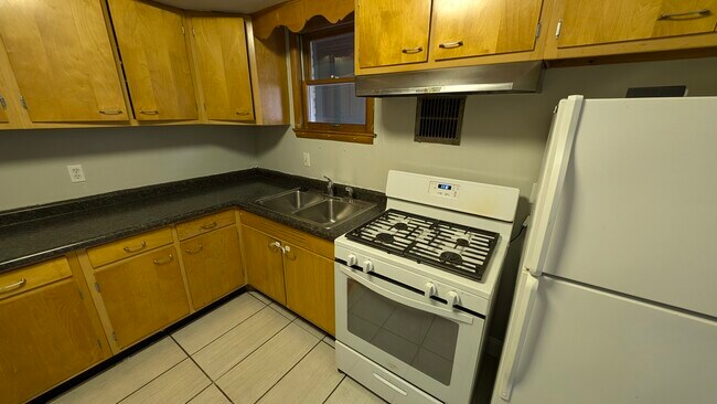 Foto del edificio - 3022 Guilford Rd