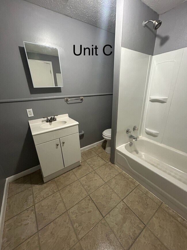 Building Photo - Seneca Ave