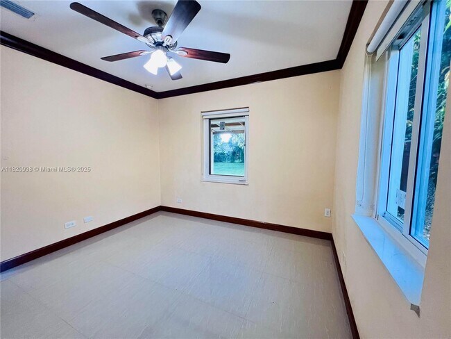 Foto del edificio - 6225 SW 26th St