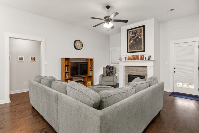 Building Photo - 4BR/ 2BA in Southaven minutes from Snowden...