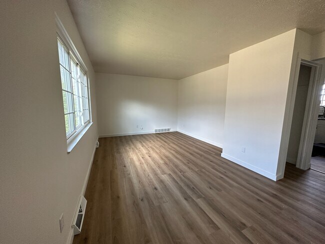 Living room and pantry - 4301 S Main St