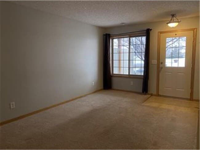 Building Photo - 860 Independence Dr