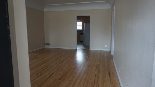 Building Photo - 1217 Humboldt St.