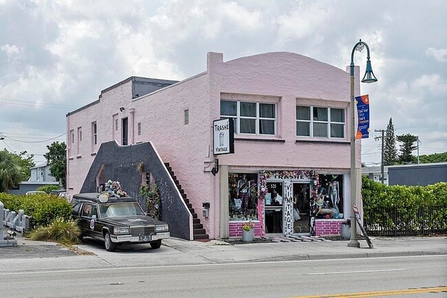 Building Photo - 521 N Dixie Hwy