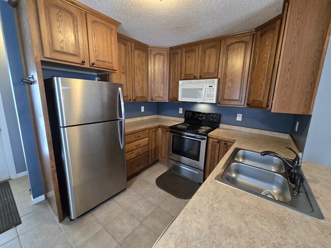 Building Photo - 3818 3rd Ave W