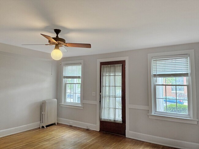 Foto del edificio - Two Bedroom Home in Scott's Addition