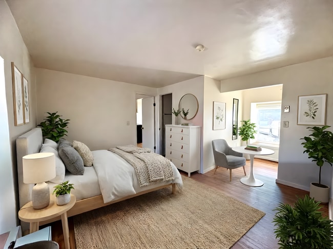 Building Photo - 114 S Market St