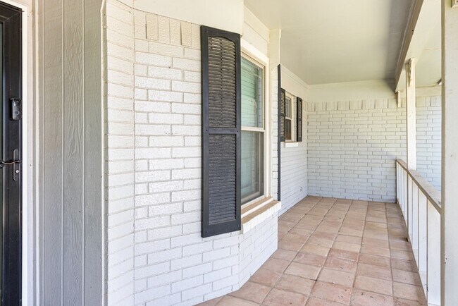Foto del edificio - 2405 Emerson Ct