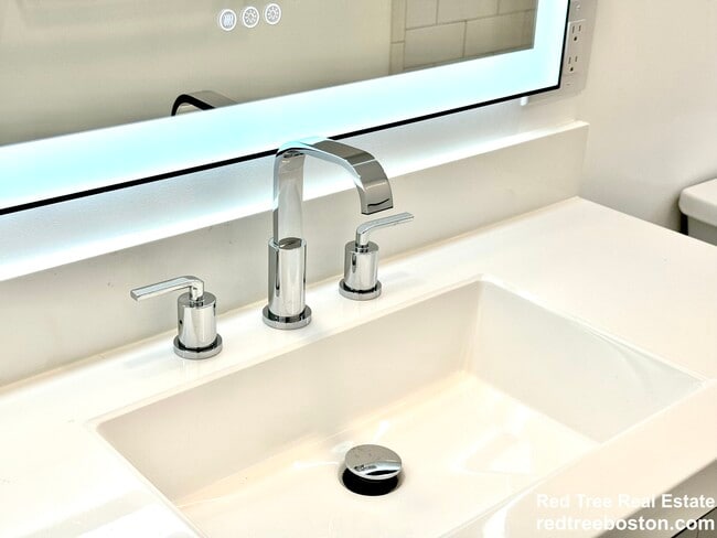 Photo - 190 Hillside St Apartment