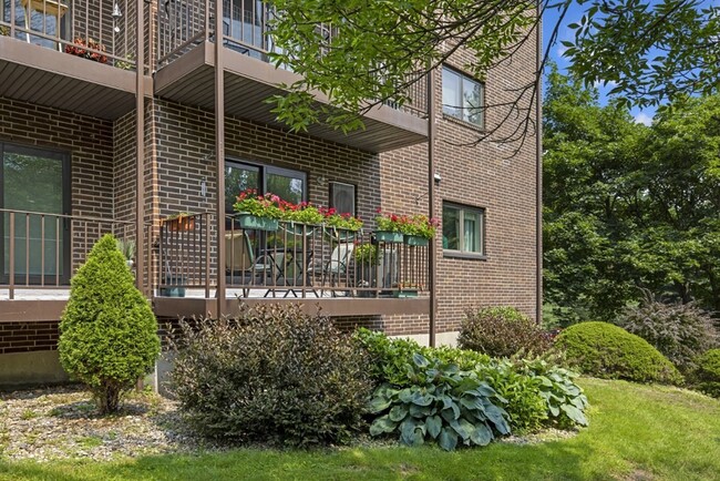 Foto del edificio - 7 Ledgewood Way