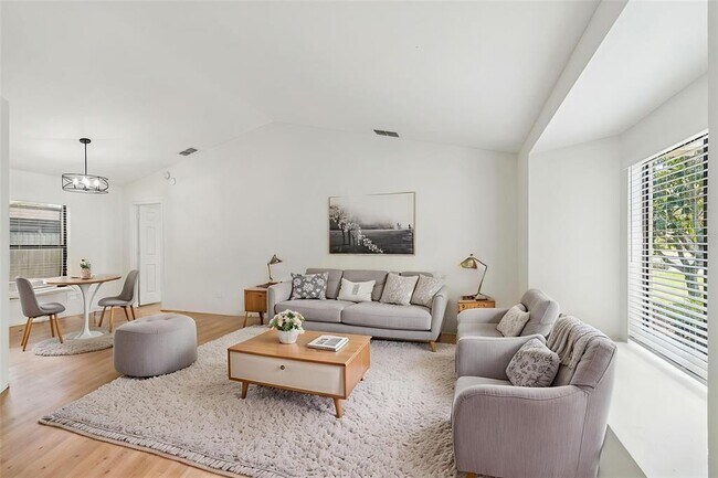 Foto del edificio - 11903 Steppingstone Blvd
