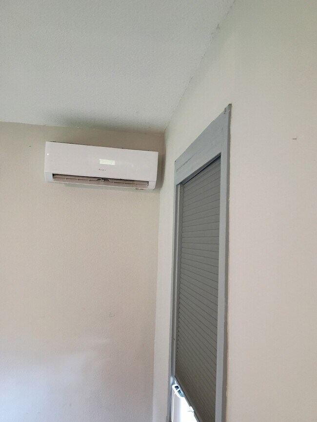Foto del edificio - 12534 Roberts St