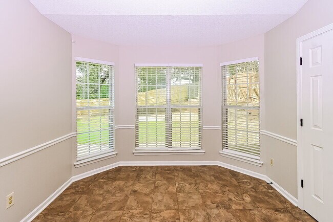 Foto del edificio - 1700 Brentwood Trce