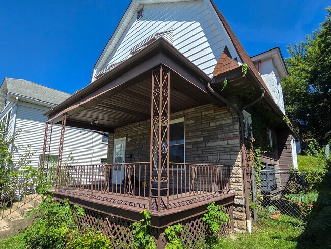 Photo - 1330 Woodmont Ave House