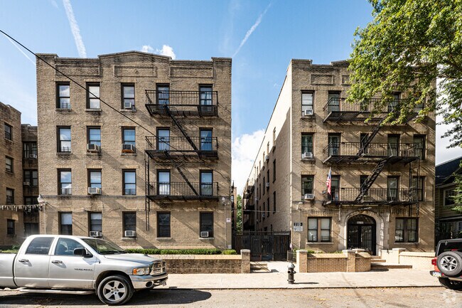 Foto del edificio - 8622-86-30 98th St