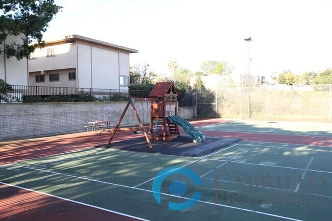 Foto del edificio - 4082 Valeta St