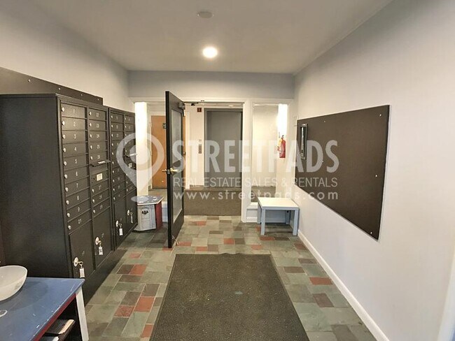 Building Photo - 1 bedroom in Boston MA 02135