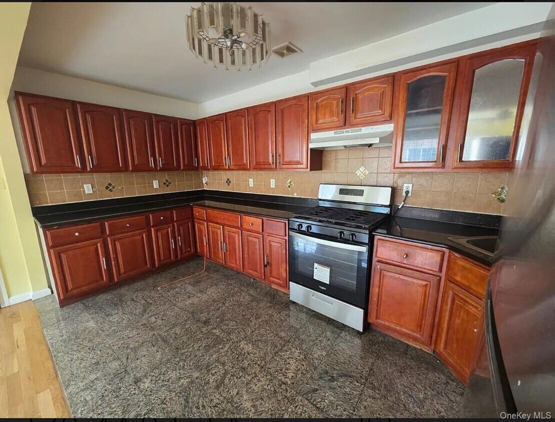 Foto principal - 170-40 93rd Ave