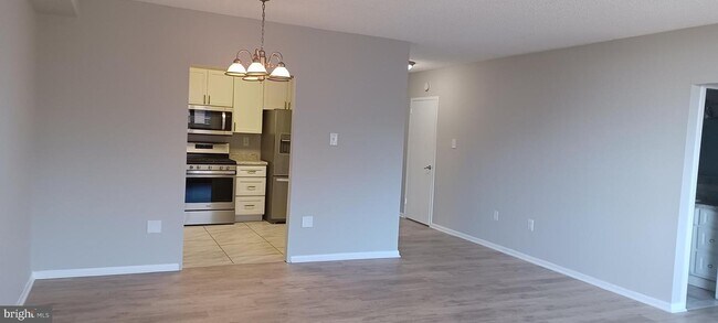Building Photo - 3701 S George Mason Dr