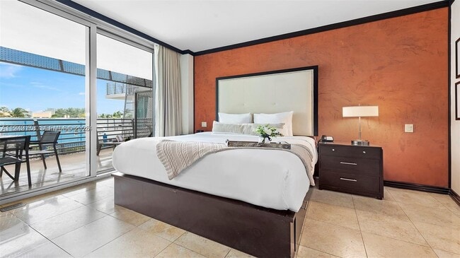 Building Photo - 1437 Collins Ave