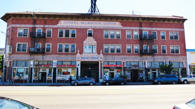 Foto del edificio - Jensen's Recreation Center Apts...Gorgeous...