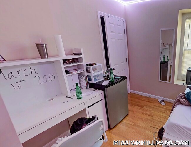 Foto del edificio - 712 Shawmut Ave