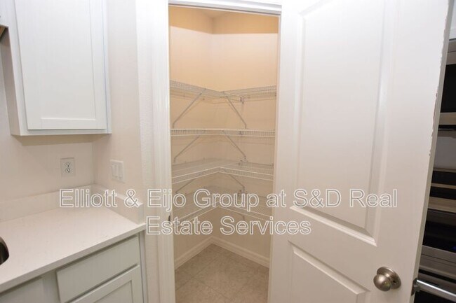 Building Photo - 4130 Collegiate Blvd