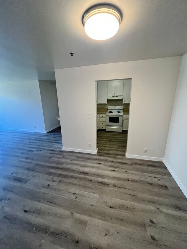 Foto del edificio - Move-In Ready 2-Bed Condo with Upgrades & ...