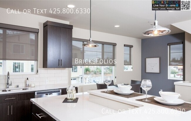 Foto del edificio - STYLISH TOWNHOME FOR RENT IN RENTON!