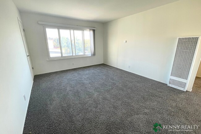 Foto del edificio - 716 Hensley Ave