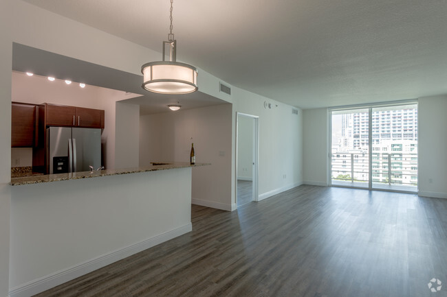 2BR,2BA - 1,089 SF - Brickell First