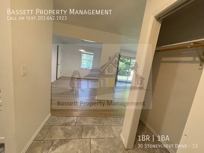 Foto del edificio - 30 Stoneycrest Dr