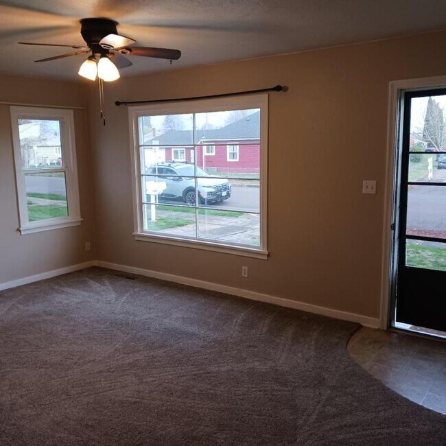 Foto del edificio - 1540 SW Umatilla St