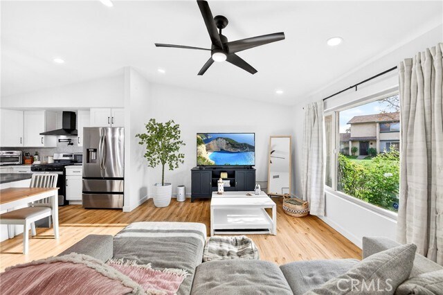 Foto del edificio - 5050 Brooklawn Pl