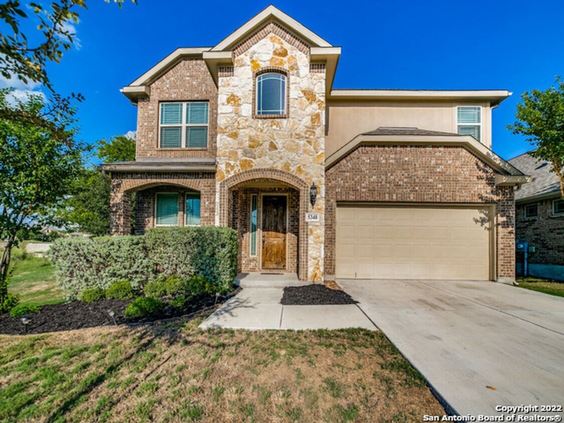 4 Bedroom/3.5 Bathroom Alamo Ranch House Rental in San Antonio, TX